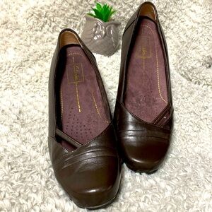 Clark’s Everyday Womens Slip On Shoes Sz 7.5